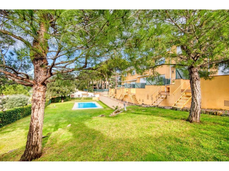 Foto 7ced0a58-d8ff-430a-b958-08b1021eb390. Casa adossada amb aparcament piscina a Los Pinos-Politur Platja d´Aro