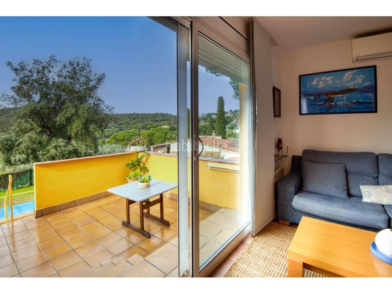 Foto 9f053f77-eff0-48aa-8e99-043d9204c22a. Casa adossada amb aparcament piscina a Los Pinos-Politur Platja d´Aro
