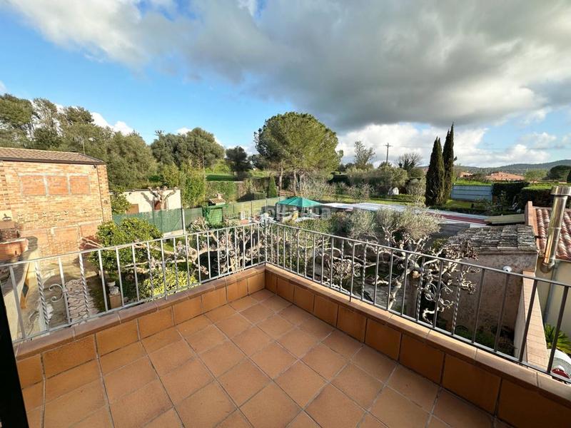 Foto f9bc4f44-ce7c-442b-ae41-2bf6ef0c304c. Masia amb calefacció aparcament a Forallac