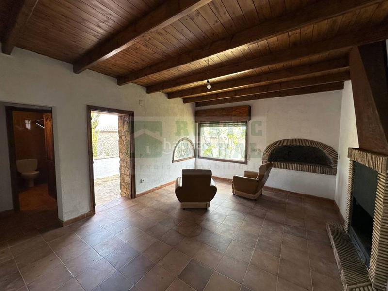 Foto 0cfd7366-5142-4ea3-9784-40ab8cda748b. Masia amb calefacció aparcament a Vilopriu