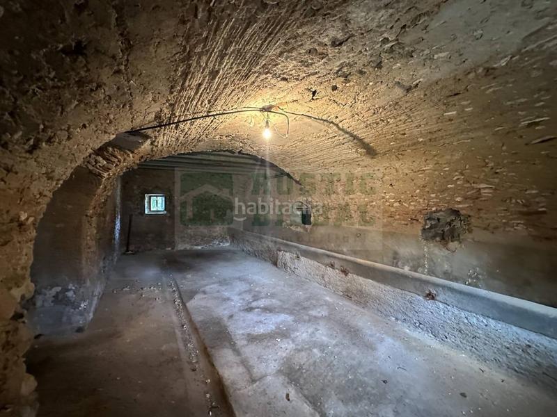 Foto 275e2d43-8083-443d-aff9-43c3f9d39474. Masia amb calefacció aparcament a Vilopriu