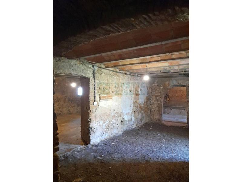 Foto 6246a687-c045-4550-81cb-5447549e144b. Masia amb calefacció aparcament a Vilopriu