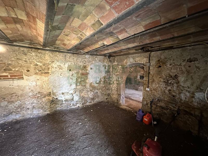 Foto 632b4182-4c12-4018-a368-7901bdea9721. Masia amb calefacció aparcament a Vilopriu