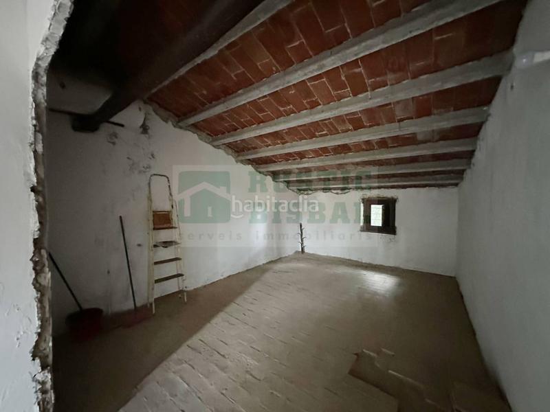 Foto b836bc59-d7bd-4e23-87ed-1e15b48f6314. Masia amb calefacció aparcament a Vilopriu