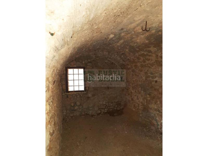 Foto f4769aac-6afc-4bf7-9cc8-096e979ae9ae. Masia amb calefacció aparcament a Vilopriu