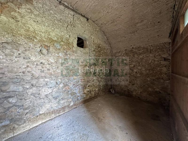 Foto fb6dbd4d-0414-4be0-bfaf-ea469fcff585. Masia amb calefacció aparcament a Vilopriu