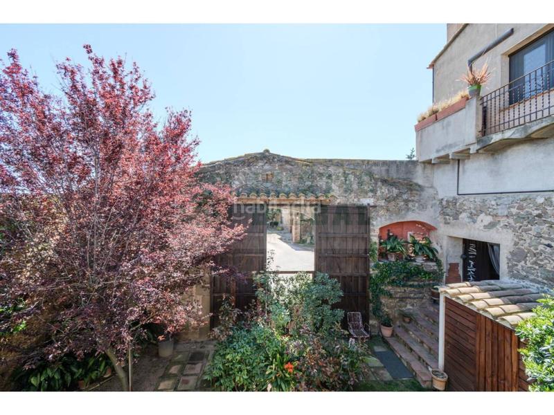 Foto 965b8df4-f9db-4aab-b84f-2eef35e08c26. Masía encantadora casa rústica con patio y terrazas en venta , baix empordà, cerca de la costa brava en Ultramort