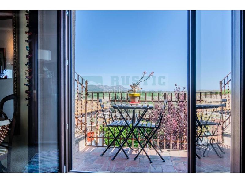 Foto f13dc8a0-b1c9-4183-bbba-4ba9e32fd0b9. Masía encantadora casa rústica con patio y terrazas en venta , baix empordà, cerca de la costa brava en Ultramort
