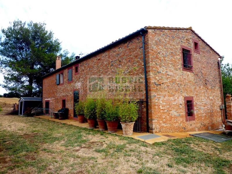 Foto 792e7e3f-6102-47b0-8b88-747c8d56a629. Affitto casale con riscaldamento in Pera (La)