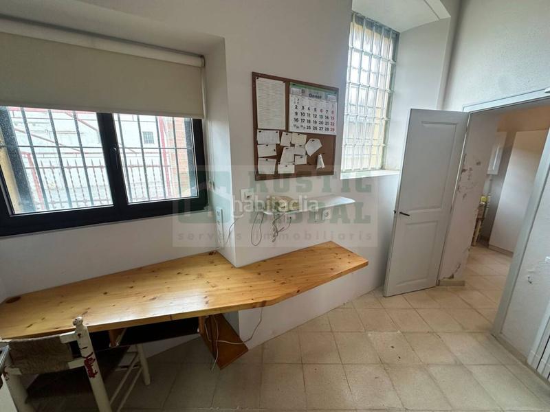 Foto 9a2a5208-4660-4379-82c2-2240f4cf1a95. Location local commercial dans Bisbal d´Empordà (La)