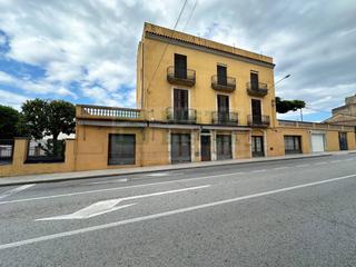 Lloguer Local Comercial a Bisbal d´Empordà (La). Se alquila local comercial en la bisbal dempordà con gran escapa