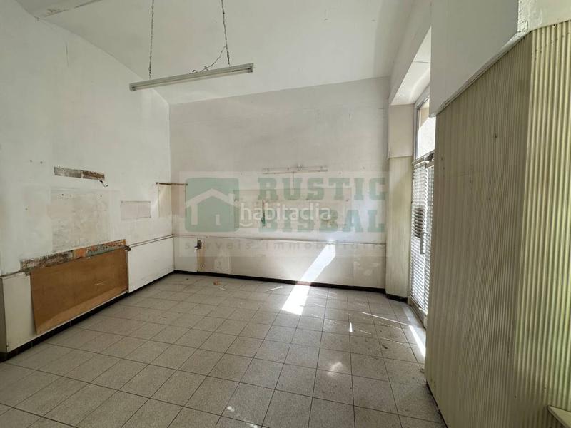 Foto a7f1d875-ebba-4c8f-b253-ad225797d03a. Lloguer local comercial a Bisbal d´Empordà (La)