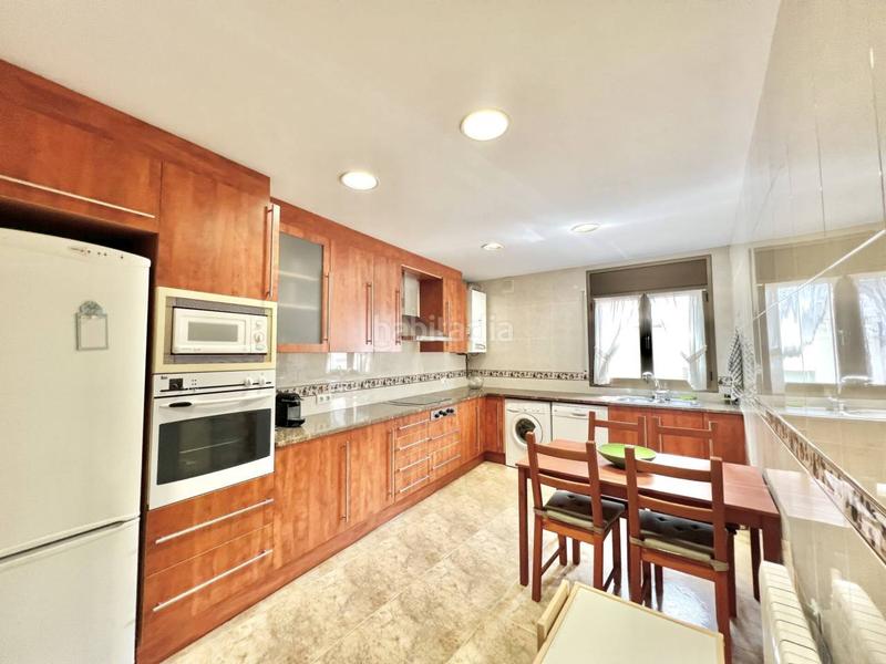 Foto 4787d138-1f67-47df-8a04-b9aab96b14fd. Casa pareada chalet pareado con local comercial y dos viviendas independientes , El Pedró en Palamós