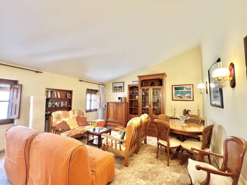 Foto aba53de4-3ee4-4b38-9c3c-54d3cebc29dc. Casa pareada chalet pareado con local comercial y dos viviendas independientes , El Pedró en Palamós
