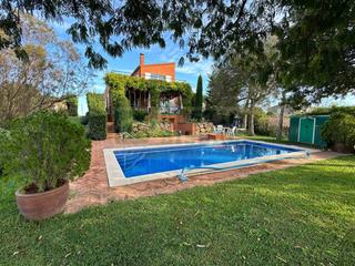 Casa a Ultramort. En venta finca exclusiva con jardín, piscina y vistas panorámica