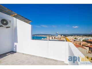 Penthouse  Calle lopez i puigcerver. En venta ático dúplex reformado a segunda línea de mar en palamó