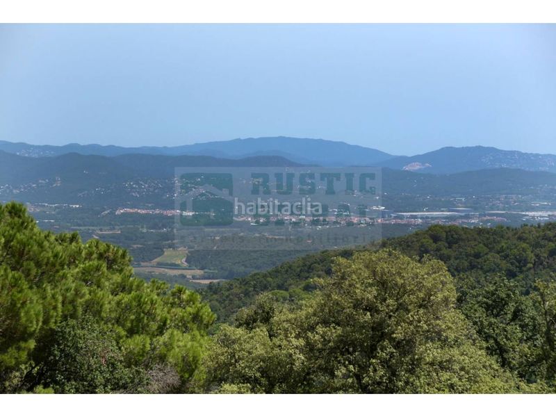 Foto cc93efdc-1d21-4d5a-a287-1165c98e8532. Masia amb calefacció aparcament piscina a Tordera Tordera