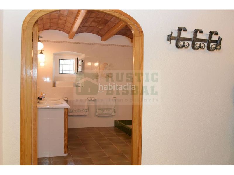 Foto d2ec8ef7-3c7c-4f06-85fb-e5d29e493bef. Masia amb calefacció aparcament piscina a Tordera Tordera