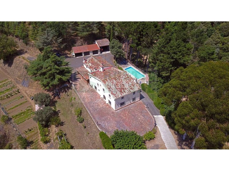 Foto d811451d-c820-4d58-ae1a-90c5ce8ac878. Masia amb calefacció aparcament piscina a Tordera Tordera