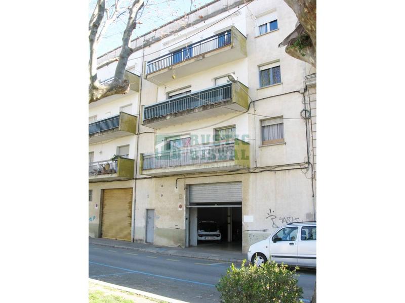 Foto 92226d28-2b80-4911-9055-0c3c2bb1fadf. Lloguer aparcament cotxe a Bisbal d´Empordà (La)