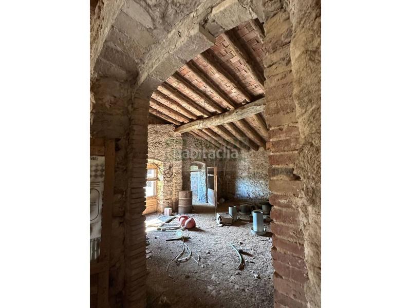 Foto 16215cab-9dbb-44fd-ba1e-85c883274f84. Bauernhof mit parking in Saus, Camallera i Llampaies