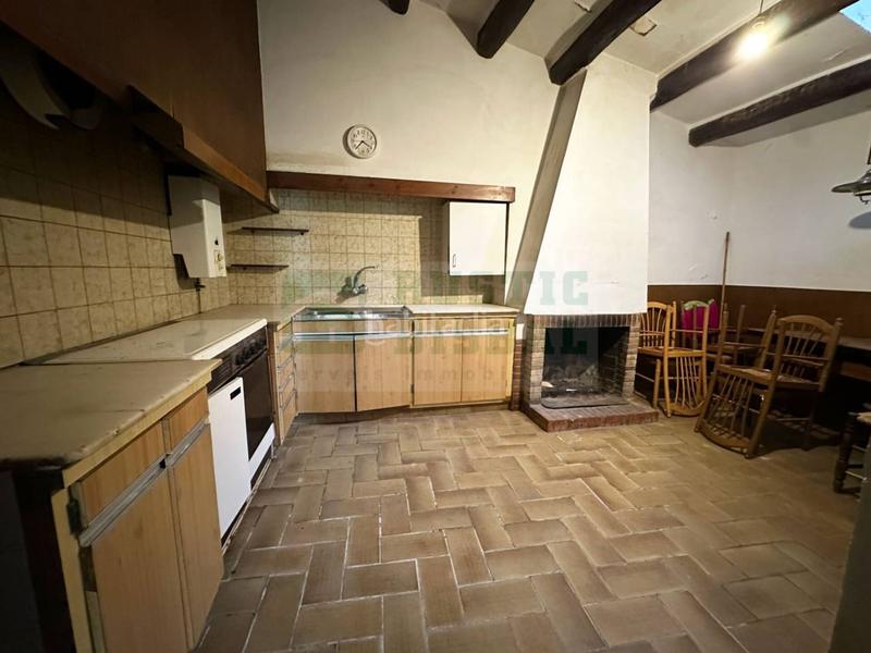 Foto bda6a290-69c3-438f-9b45-a54346fe4380. Bauernhof mit parking in Saus, Camallera i Llampaies