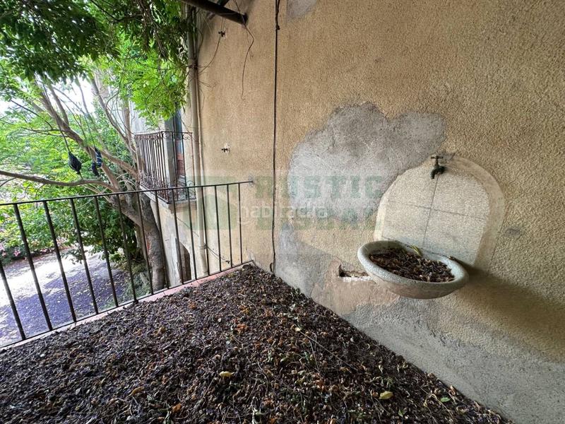 Foto d3ab60fe-ff39-40a3-b0c4-c084c3f3430b. Bauernhof mit parking in Saus, Camallera i Llampaies