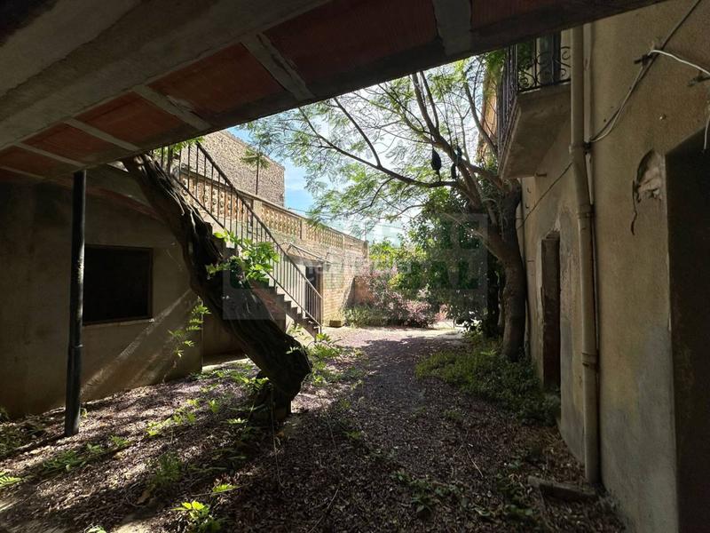 Foto d666d717-428e-4a2a-ab18-b30162fe084e. Bauernhof mit parking in Saus, Camallera i Llampaies