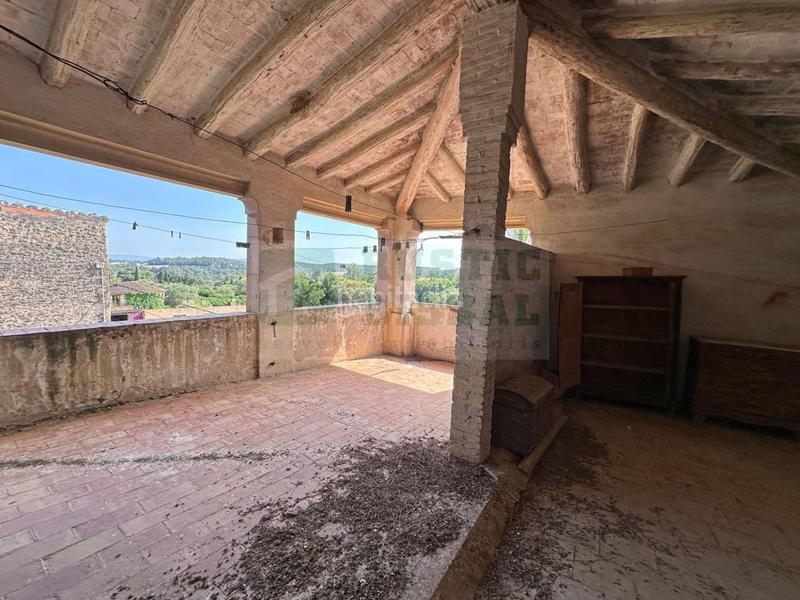 Foto f118254f-4279-4247-a07b-9ce2742ce90e. Bauernhof mit parking in Saus, Camallera i Llampaies