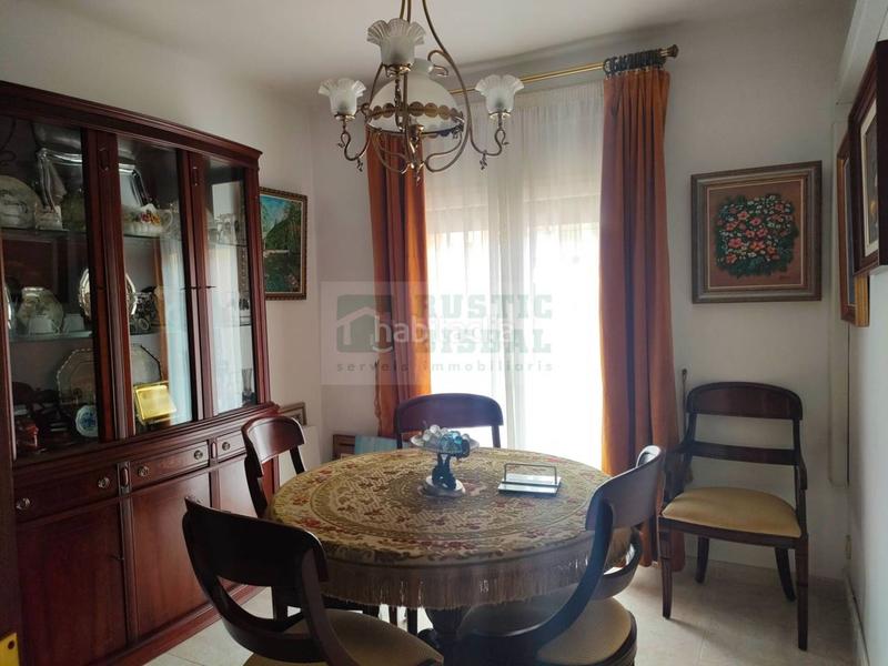 Foto ed2bd29b-7fbe-40de-bf6f-1970126ab73b. Piso  en venta en zona tranquila, a cinco minutos del centro de la bisbal dempordà en Bisbal d´Empordà (La)