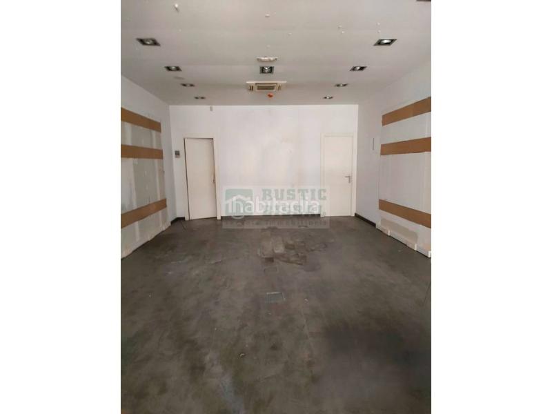 Foto 331a2272-dfec-4fda-9103-941e39c72838. Alquiler local comercial local en alquiler en la bisbal dempordà, zona les voltes de planta baja y altillo en Bisbal d´Empordà (La)