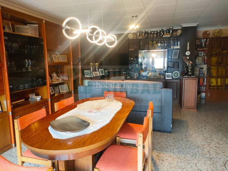 Foto 2c81da71-3274-4856-b29a-5b6406d9e28c. Piso  en venta en la bisbal dempordà en edificio con ascensor, cuatro dormitorios y dos baños en Bisbal d´Empordà (La)