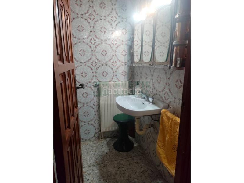 Foto 3eaa5e42-5dcf-4be7-973b-4466c1fdb478. Piso  en venta en la bisbal dempordà en edificio con ascensor, cuatro dormitorios y dos baños en Bisbal d´Empordà (La)