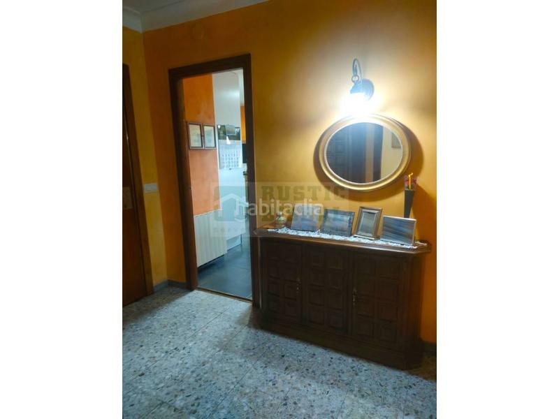 Foto 6838fec2-5af0-4e2d-961c-17965fef103e. Piso  en venta en la bisbal dempordà en edificio con ascensor, cuatro dormitorios y dos baños en Bisbal d´Empordà (La)