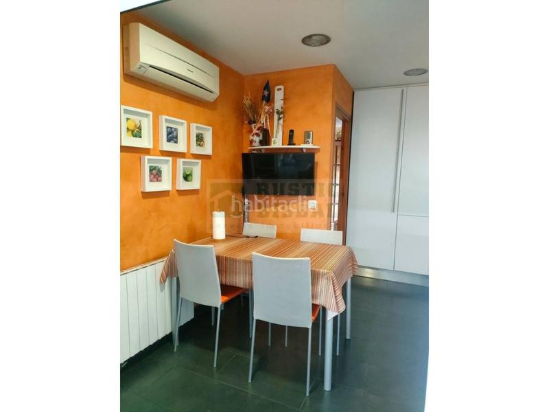 Foto 937ca60f-f283-4699-93b9-0ca2a473aa82. Piso  en venta en la bisbal dempordà en edificio con ascensor, cuatro dormitorios y dos baños en Bisbal d´Empordà (La)