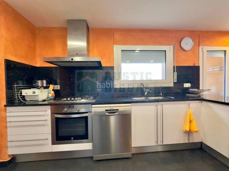 Foto a933b68f-6d48-4ec9-ad8d-3aab66e70c19. Appartement avec chauffage dans Bisbal d´Empordà (La)