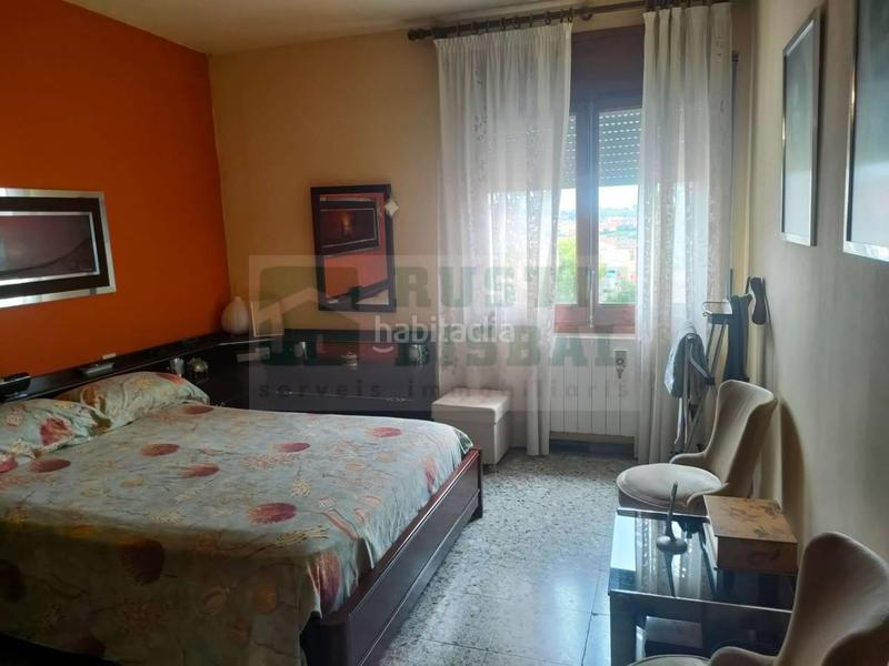Foto dc53dc8d-a88e-442d-b631-622c748f906f. Piso  en venta en la bisbal dempordà en edificio con ascensor, cuatro dormitorios y dos baños en Bisbal d´Empordà (La)