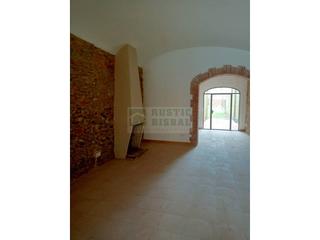 Location Local commercial à Bisbal d´Empordà (La). Local en alquiler situado en zona comercial de la bisbal dempord