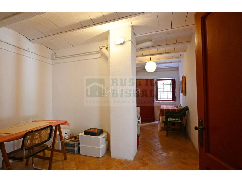 Foto 35dc2556-0b4b-44f4-ab44-8439a3d0ecd9. Masia amb aparcament a Forallac