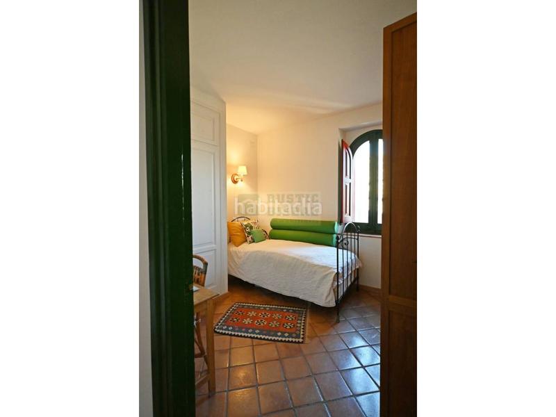 Foto 3637476f-7204-457e-a82b-5f25e0fd2747. Masia amb aparcament a Forallac