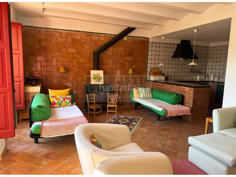 Foto d29e205d-91fd-4df6-a3ba-3c697adec778. Masia amb aparcament a Forallac