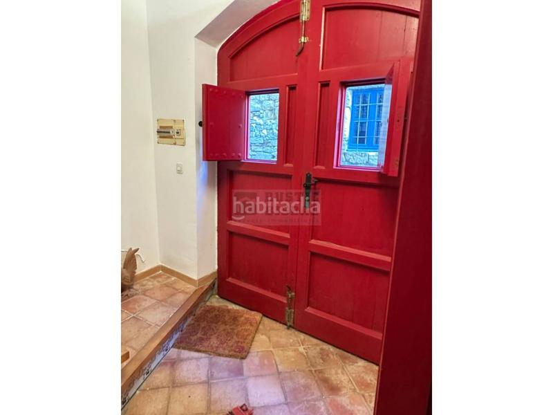 Foto f8cc62b8-dd5c-4cfa-bafc-b9cbd104ed73. Masia amb aparcament a Forallac