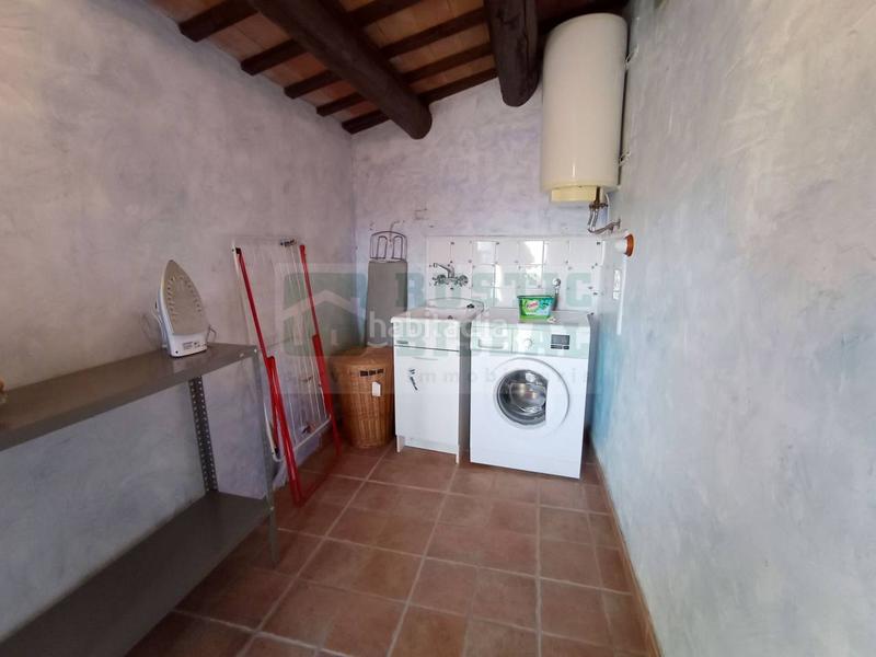 Foto 62415f90-b5f7-4a97-bfa4-8235bb0d6580. Lloguer casa amb calefacció a Corçà