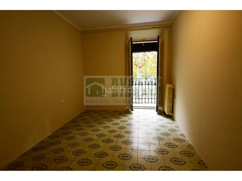 Foto 1458d19f-0912-4a8e-ba59-797fb81ffd88. Edifici a Bisbal d´Empordà (La)