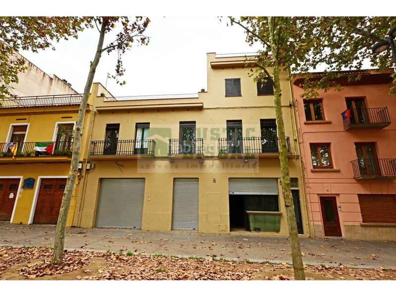 Foto c9be5eba-40b3-4273-91a2-b408303b1fa6. Edifici a Bisbal d´Empordà (La)