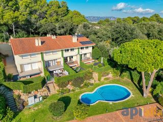 Reihenhaus  Camino de les penyes. Casa adosada en venta en camí de les penyes, sant feliu de guíxo