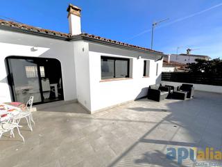 Casa adossada a Calle Hernán Cortés