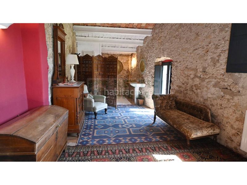 Foto f93434e8-9e33-473a-9fa2-939ad2d92812. Masia amb calefacció aparcament a Borrassà