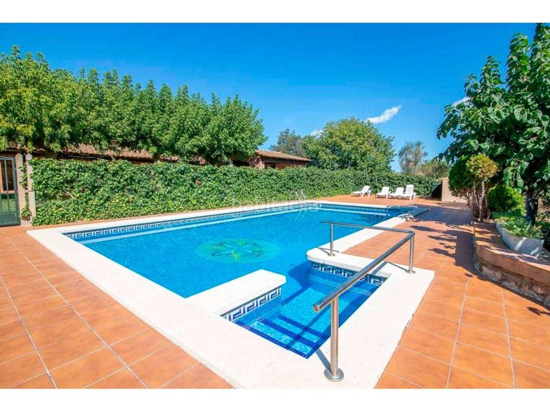 Foto c55015e8-2fc6-4dae-9b12-054e8b5b9fa3. Masia amb calefacció piscina a Llagostera