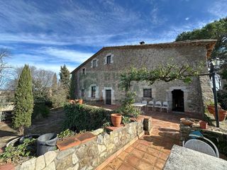 Mas à Sant Joan de Mollet. Masía señorial en venta en sant joan de mollet con piscina, terr